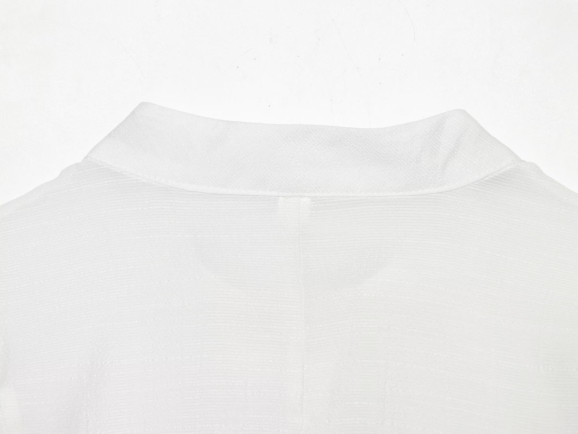 Women's standing collar buckle short top